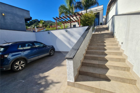 Casa com 4 dormitórios à venda, 214 m² por R$ 1.890.000 - Parque Arco Iris - Atibaia/SP