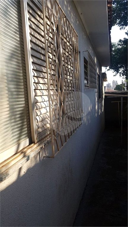 Casa térrea para venda em Araraquara/SP.