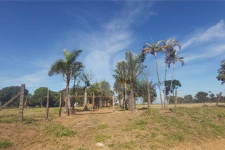 Sitio no Jardim Embaré