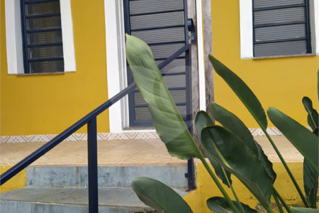 Casa térrea para venda ou locação no bairro Vila Costa do Sol.