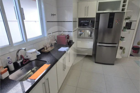 Belíssima Residência de 267 m² com Lazer Privativo no Condomínio Terras do Oriente – Valinhos