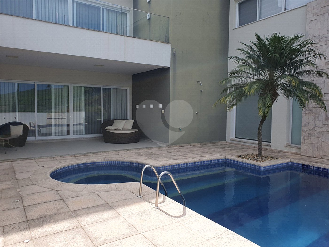 CASA A VENDA NO URBANOVA, CONDOMINIO JAGUARY, 4 DORMITORIOS, 4 SUITES, 5 VAGAS, PISCINA, SJC