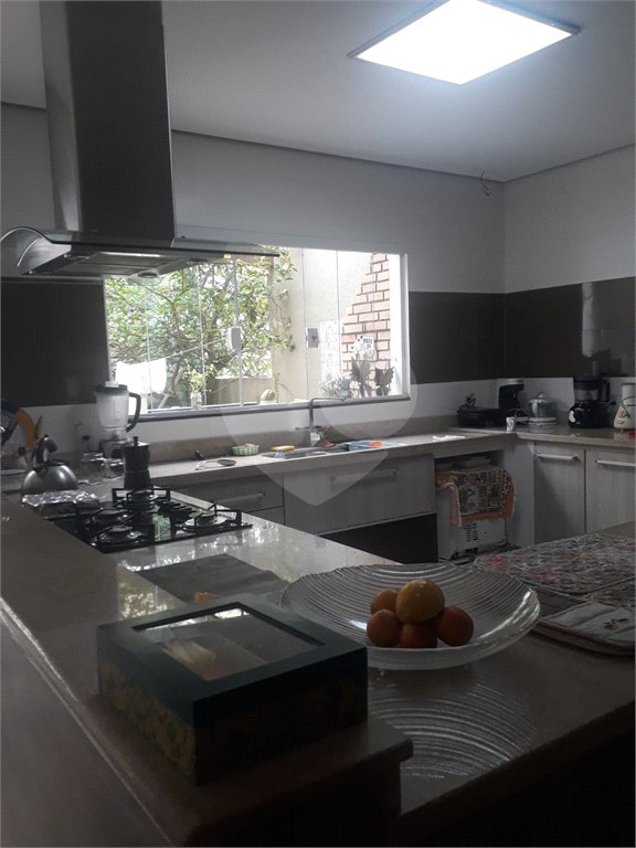 Sobrado à Venda no Condomínio Picollo Villagio com mobilha