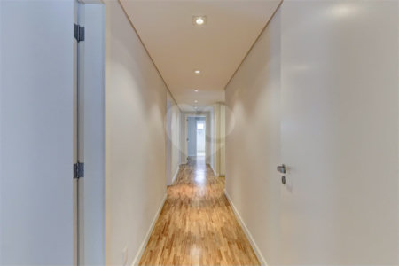 Apartamento no Alto da Boa Vista Condomíno com vasta área verde, lazer e segurança..