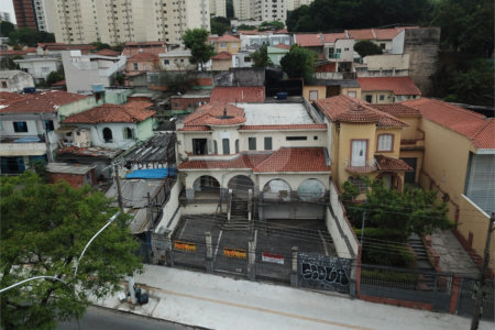 Casarão de 768 m2 para alugar, na Vila Monumento, finalidades comerciais diversas