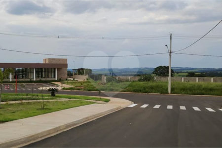Terreno no Condomínio Residencial Villeneuve