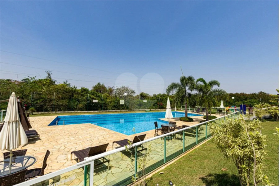 casa térrea, recém construida, 3 dormitórios sendo 1 suíte, 2 vagas de garagem, piscina e espaço gourmet