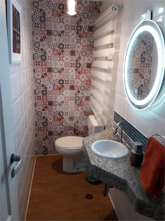 COBERTURA COM PISCINA E CHURRASQUEIRA NA CASA VERDE.