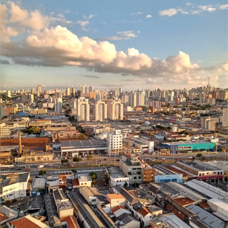 5 minutos a pé Metrô