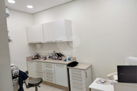 Prédio comercial à venda na Vila Mariana, 150 m², com renda