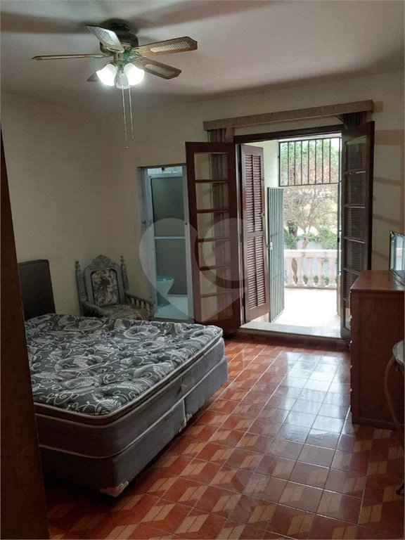 Sobrado à venda com 212 m², 2 quartos (suítes), 3 banheiros e 2 vagas de garagem, em São Caetano do Sul