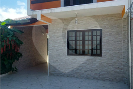 Casa à venda no Jardim Indaiá, Bertioga