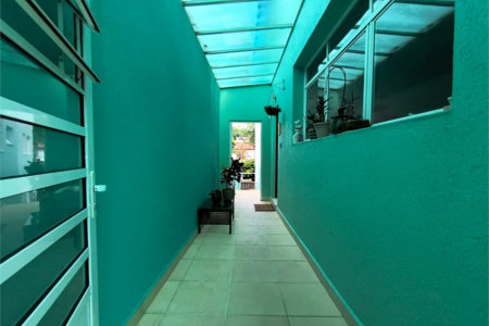 Sobrado à venda amplo, 3 quartos, 1 suíte, 3 vagas com piscina na Vila Indiana próximo à USP