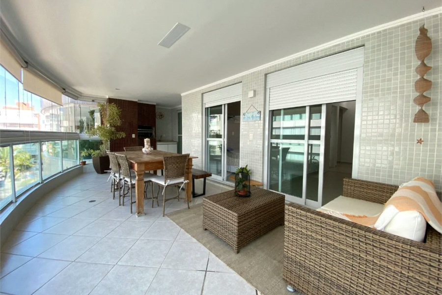 Apartamento à venda com 3 quartos, sendo 1 suíte,  em Riviera de São Lourenço, Bertioga, SP