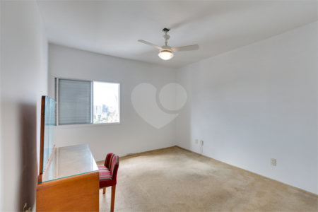 Apartamento à venda com 3 suítes em Real Parque, São Paulo, SP