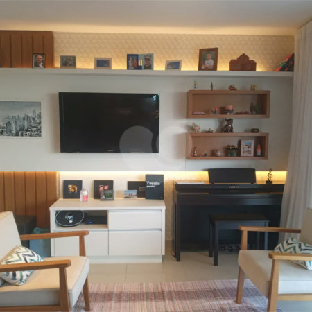 Apartamento 3 dormitórios, região do Campo Belo. Condomínio com laser completo.