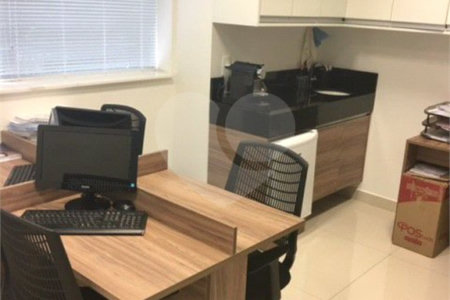 Conjunto comercial para locação no Itaim Bibi, 51 m²