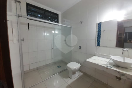 Casa de Alto Padrão à Venda e Locação no Parque Santa Mônica - São Carlos