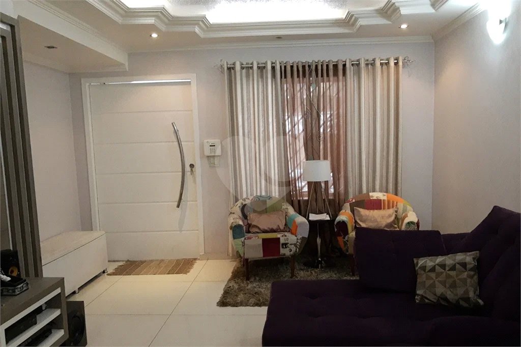 Casa 4 dormitórios, 3 vagas