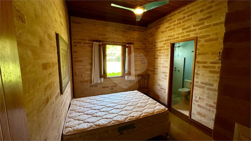 Casa para venda no Condomínio Vivenda do Broa.