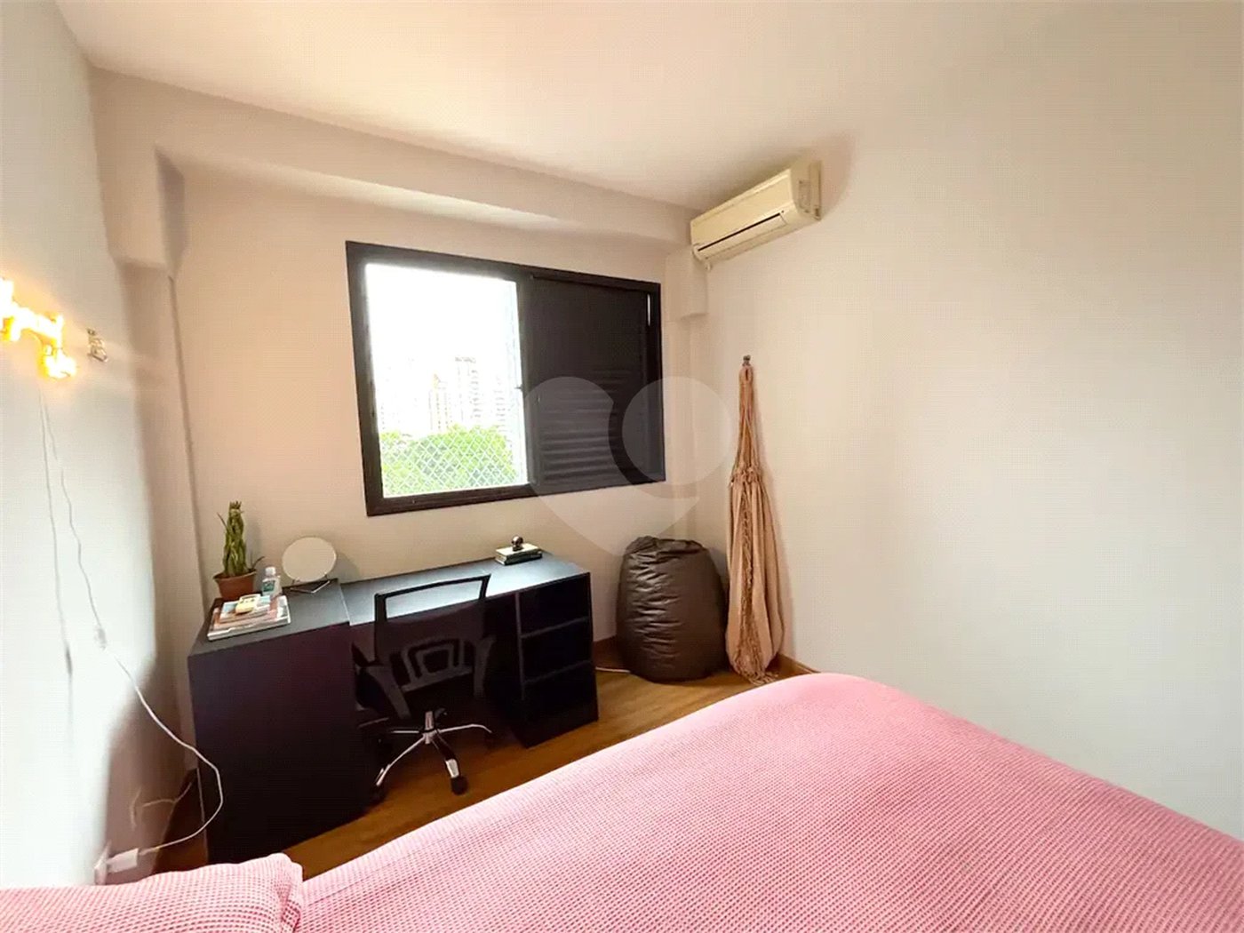 Apartamento de 80m² a venda e locação em Moema - 02 dorm, 02 Banheiros 01 Vaga