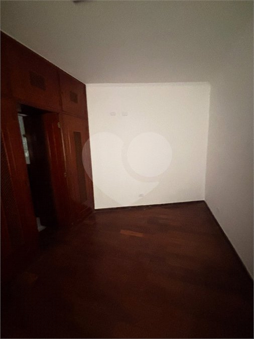 Casa com 70m², 3 dormitórios, sendo 1 suíte, 4 vagas, à venda no bairro do Ipiranga.