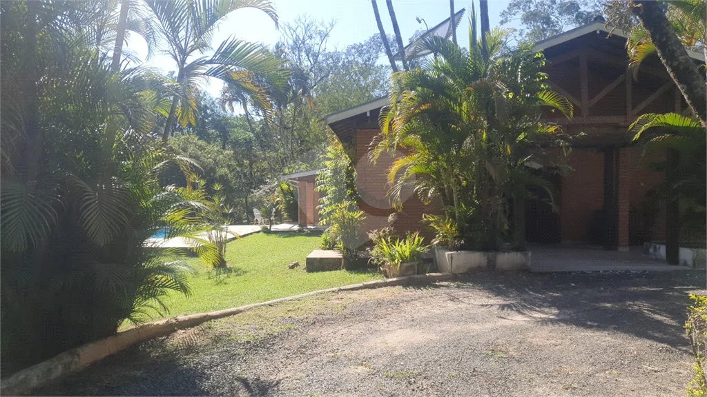 Chácara espetacular no caminho para Águas de São Pedro!