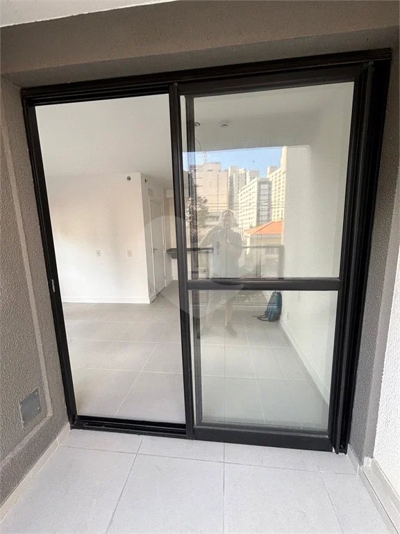 Apartamento aconchegante com terraço e sacada