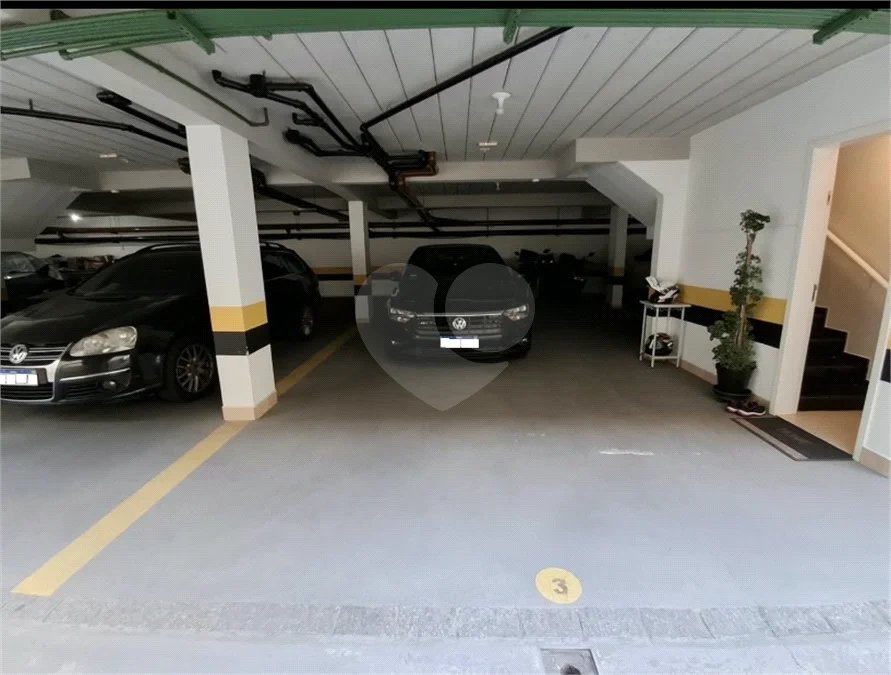 Casa à venda com 3 quartos, sendo 1 suíte, no condomínio Vila Arnoni, São Paulo - SP