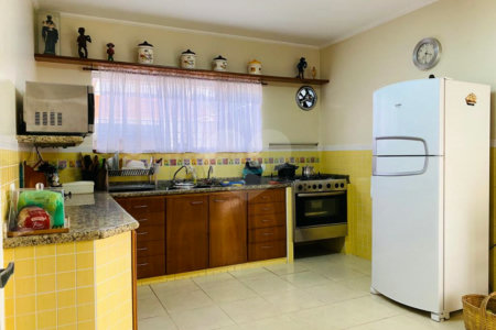 Sobrado à venda com 5 quartos, sendo 1 suíte, em Interlagos, São Paulo, SP