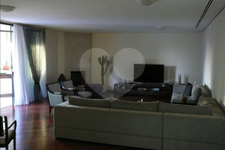 APARTAMENTO UM POR ANDAR!