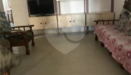Casa à venda com 2 quartos em Parque Residencial Maria Stella Faga, São Carlos, SP