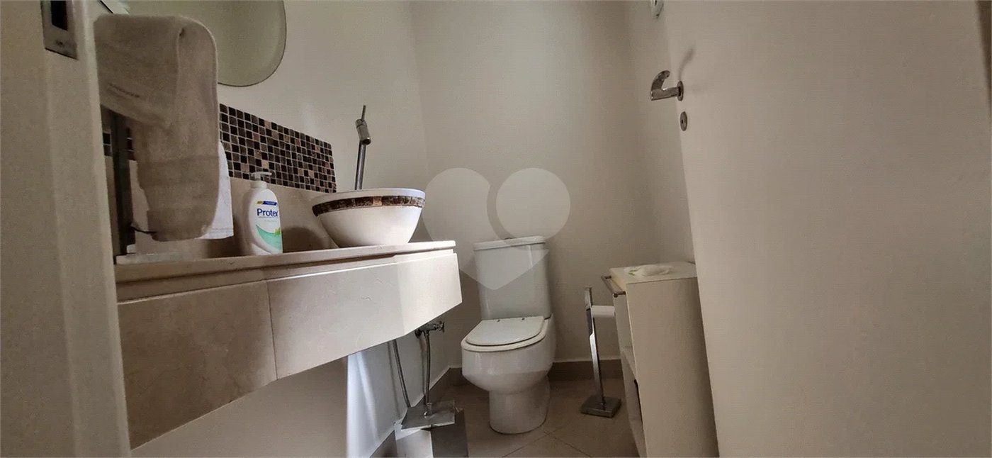 Lindo sobrado com 4 suites e piscina à venda, 365m², por R$ 2.450.000,00 no condomínio Villa Suiça, em Indaiatuba/SP.