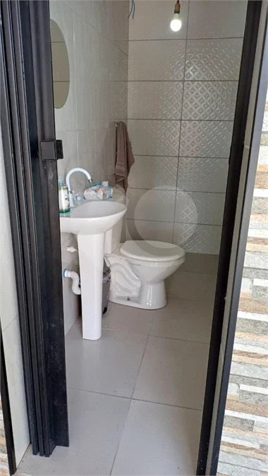 Casa de 2 quartos em Rua Orange, Vila Luzita, Santo André - Venda!