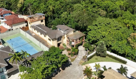 Casa à venda ou para alugar com 5 suítes em Morada da Praia, Bertioga, SP