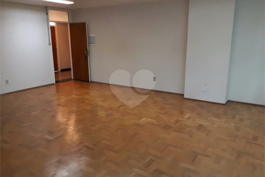 Conjunto Comercial na Av. Paulista, Anexo ao Metrô Brigadeiros