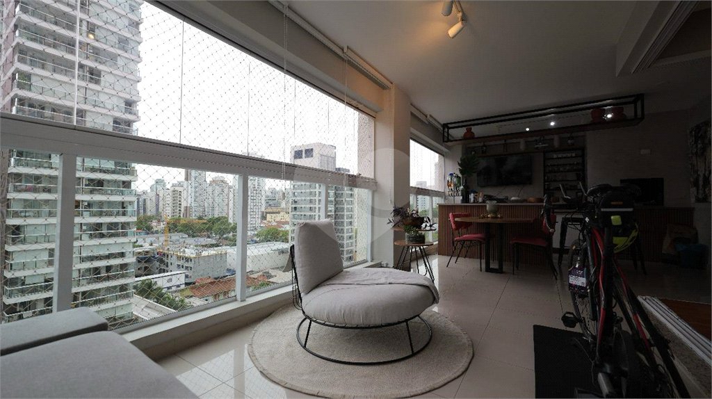 Apartamento á venda - Vila Olímpia