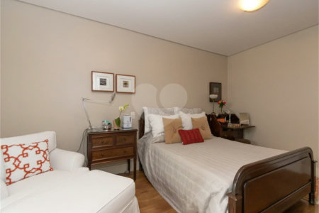 Apartamento de 233 m² à venda em Higienópolis com 4 dormitórios.
