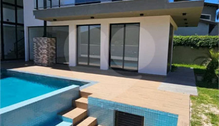 Casa à venda com 3 suítes no condomínio Residencial Campo da Cachoeira, Poços de Caldas - MG