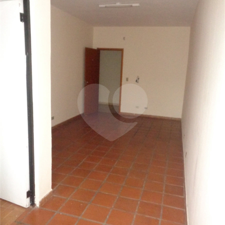 Sala comercial para locação na Lucas