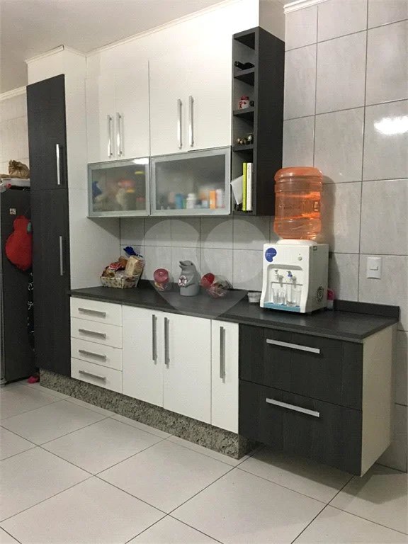 Casa 4 dormitórios, 3 vagas