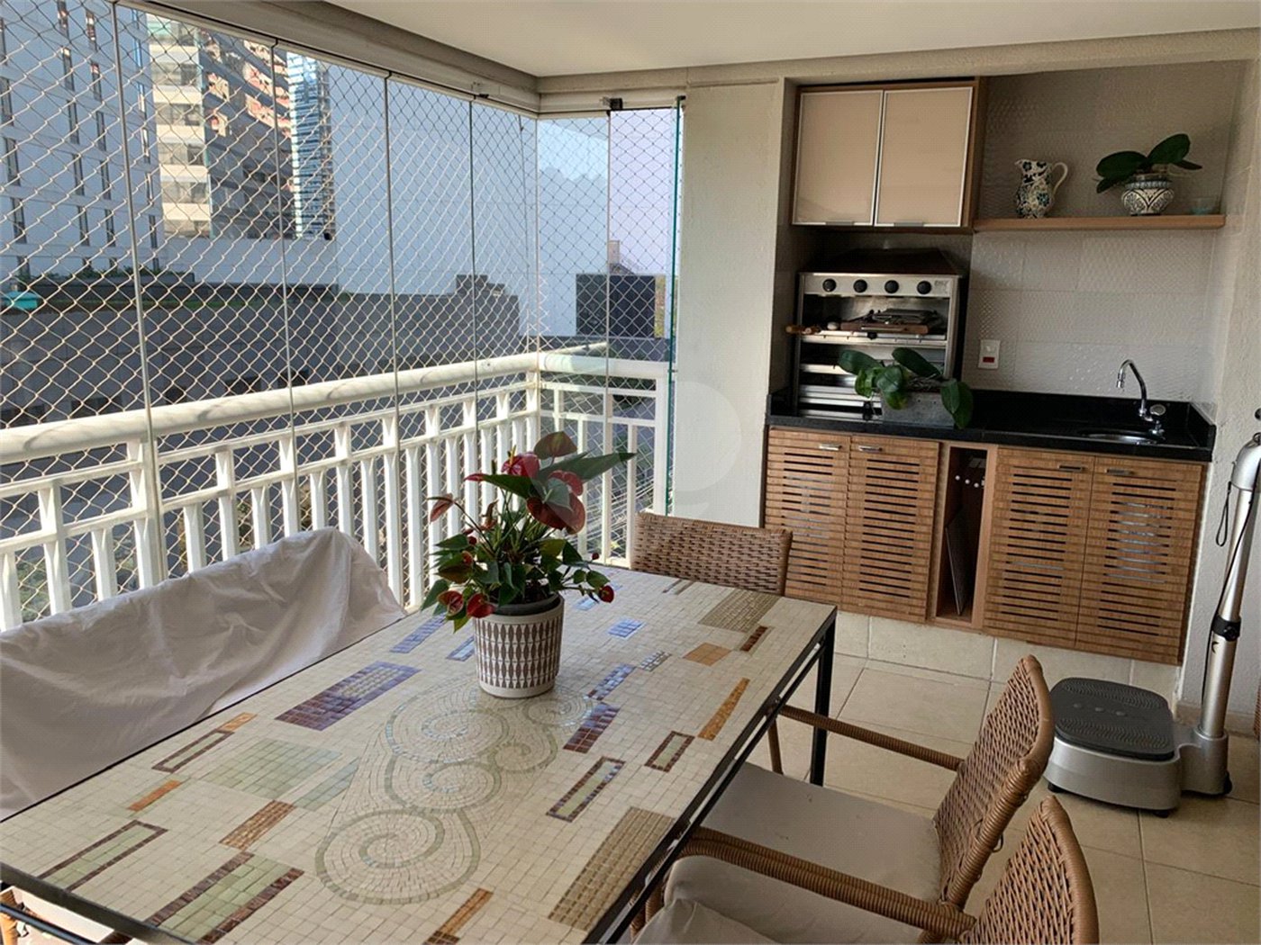 Apartamento à venda na Chácara Santo Antônio, 4 quartos