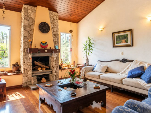 Casa à venda com 5 quartos, sendo 4 suítes,  em Interlagos, São Paulo, SP