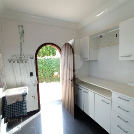 Casa térrea no Condomínio Faber I.
