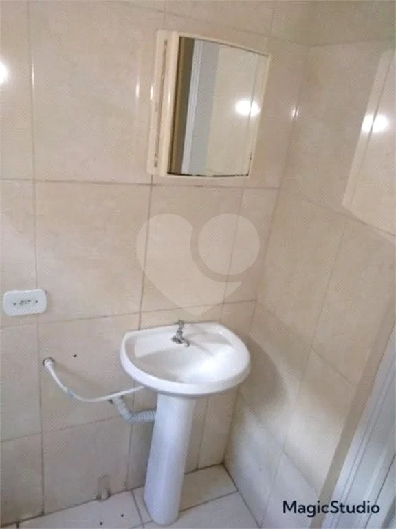 4 casas independentes em terreno de 245m² , à venda no Jardim Soares em Guainazes.