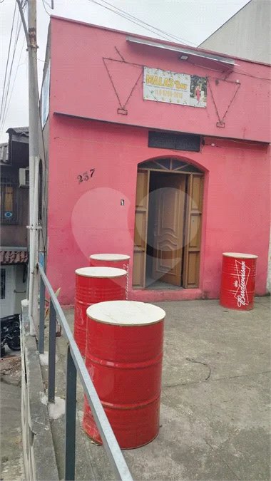 Casa à venda com 3 quartos, sendo 1 suíte,  em Bom Retiro, São Paulo, SP