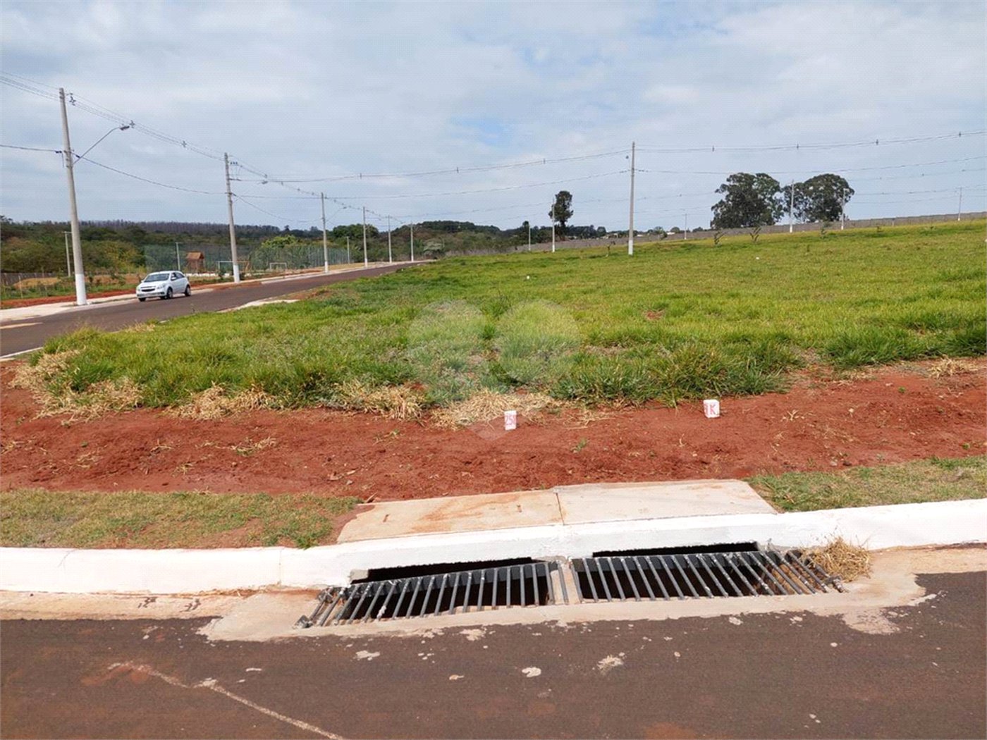 Terreno para venda, dispondo de 251,00 m² .