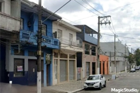 Galpão com 409m² , 10 vagas de garagem , 3 banheiros , 3 salas , à venda na Moóca.