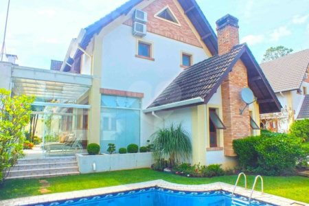 Casa à venda com 5 suítes no condomínio Vilaggio Monte Alegre, São Paulo - SP
