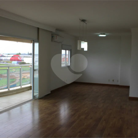 Apartamento de 3 Suítes com Vista Definitiva e Sol da Manhã no Condomínio Club House - Parque do Prado